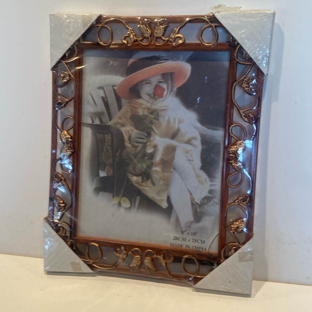 NWT Brown & Gold Floral Design Picture Frame